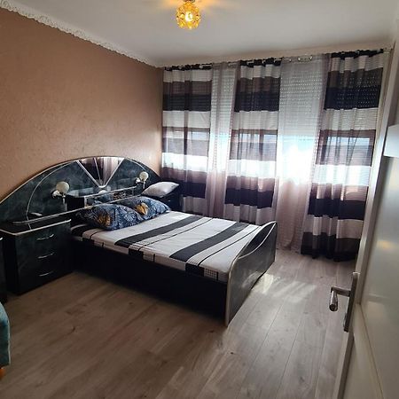 Апартаменты Luxe-Living Чалон-Сур-Салне Экстерьер фото