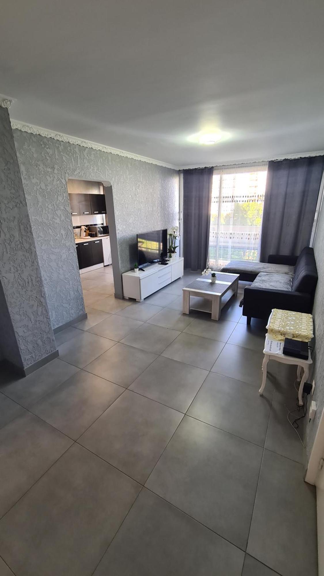 Апартаменты Luxe-Living Чалон-Сур-Салне Экстерьер фото
